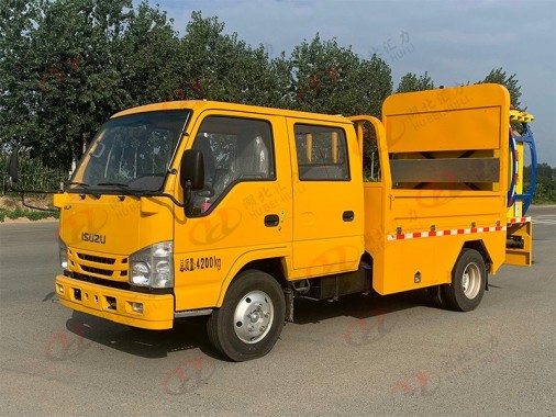 慶鈴五十鈴防撞緩沖車（藍(lán)牌）VVV5040TFZQL6